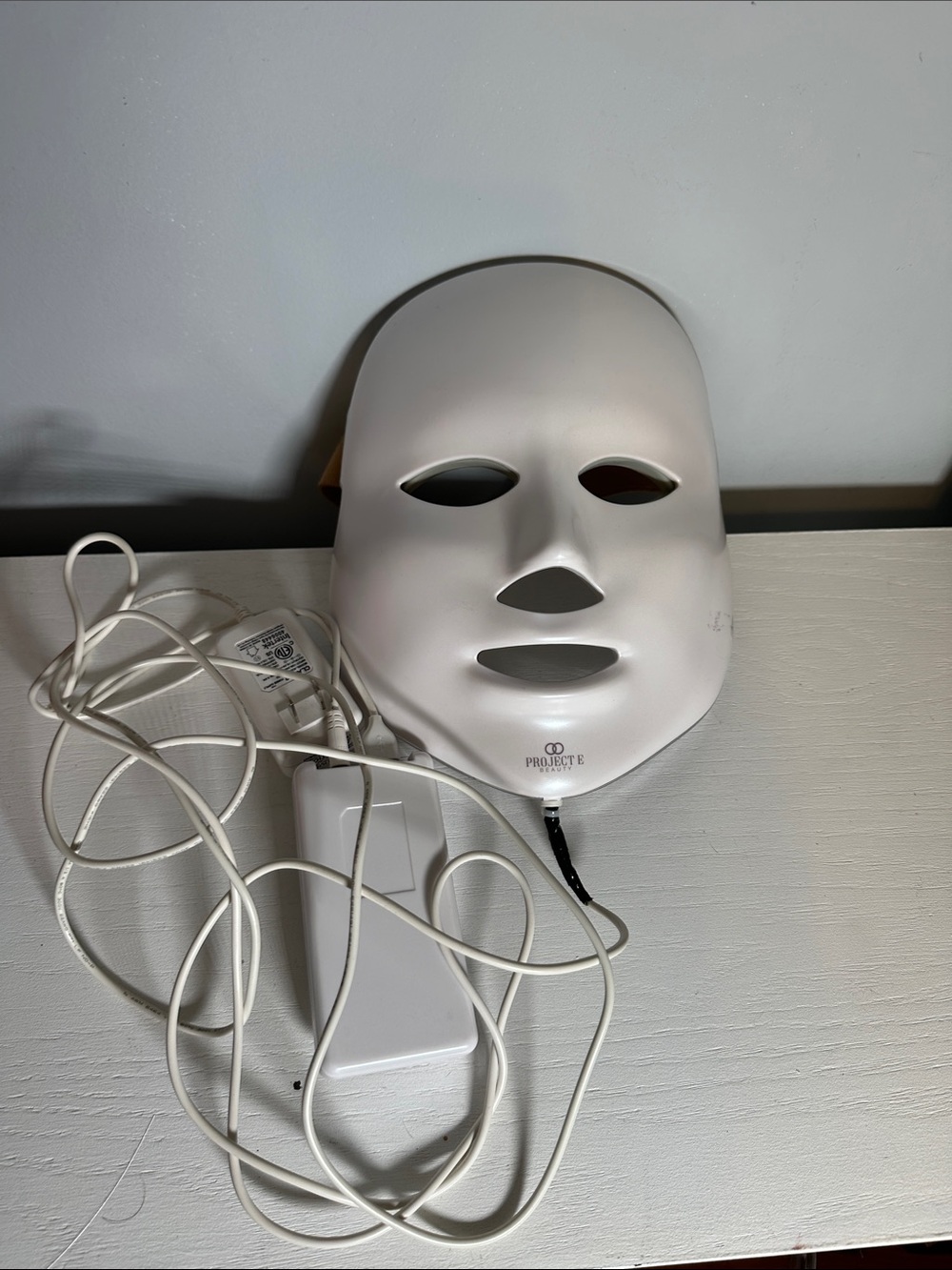 Project E LED Light Therapy Mask in White